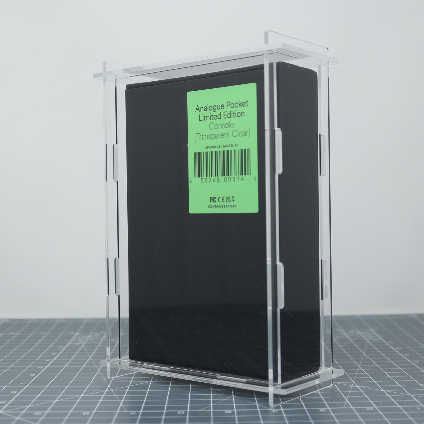 Analogue Pocket Boxed Console - Display Capsule
