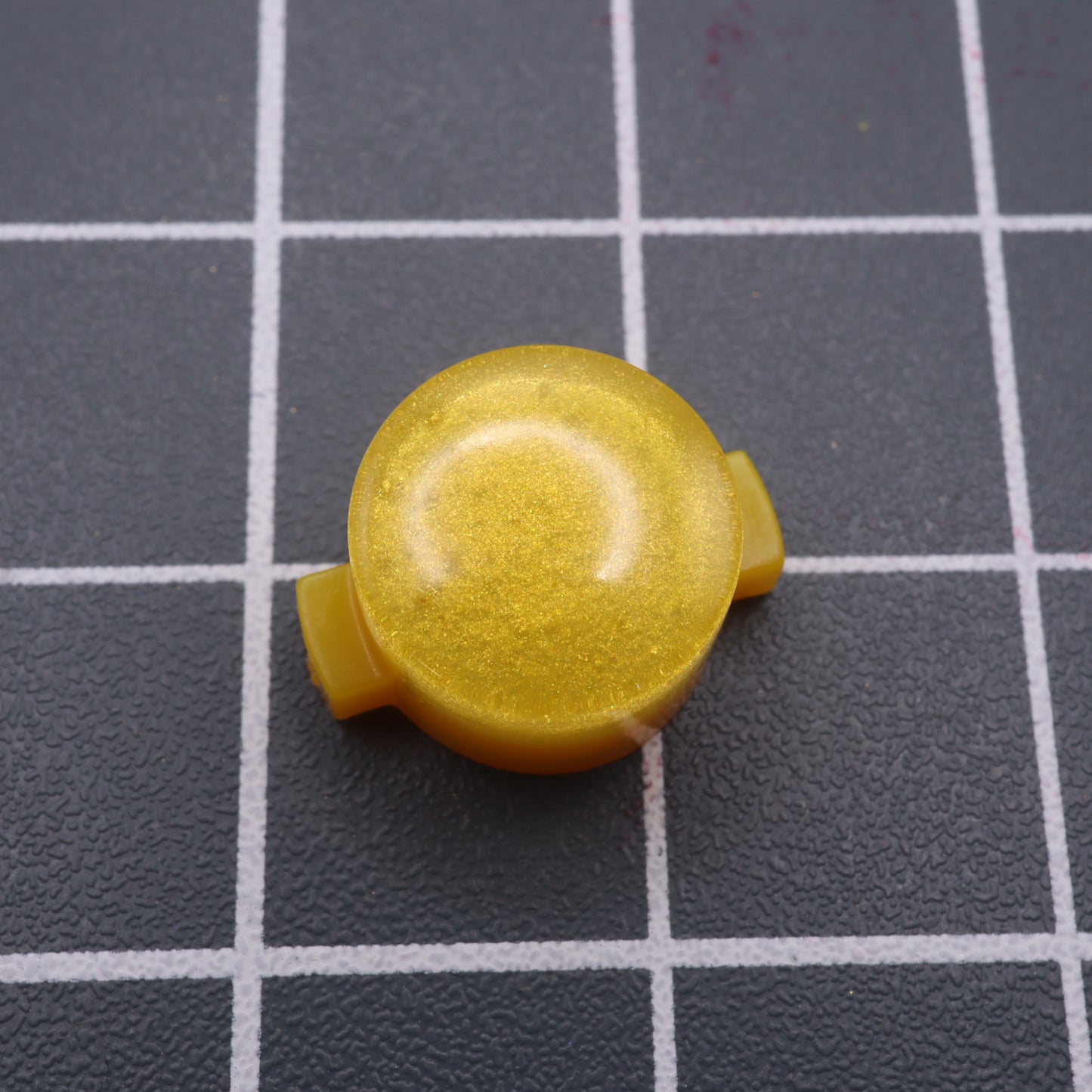 Modretro Chromatic - Custom Button - Lemon Candy