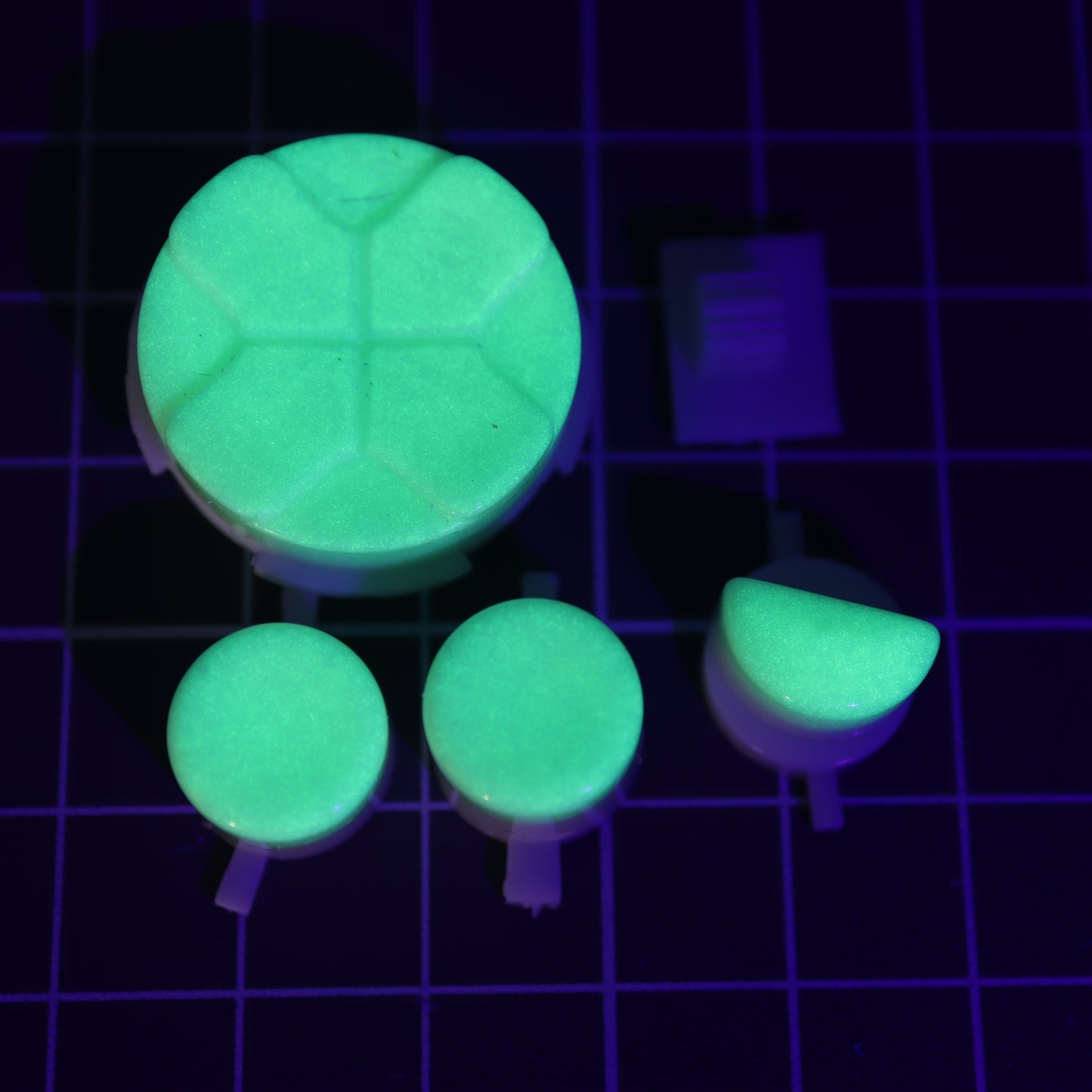 Sega Game Gear - Custom Button - GITD Green