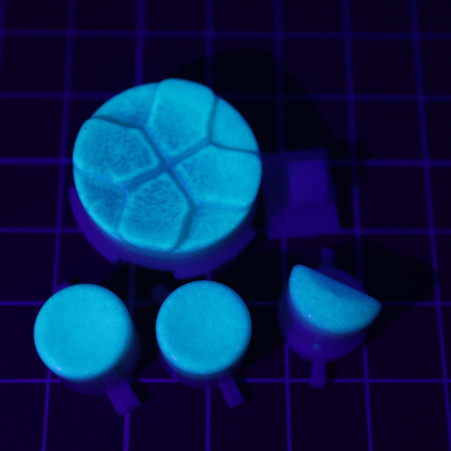 Sega Game Gear - Custom Button - GITD Aqua