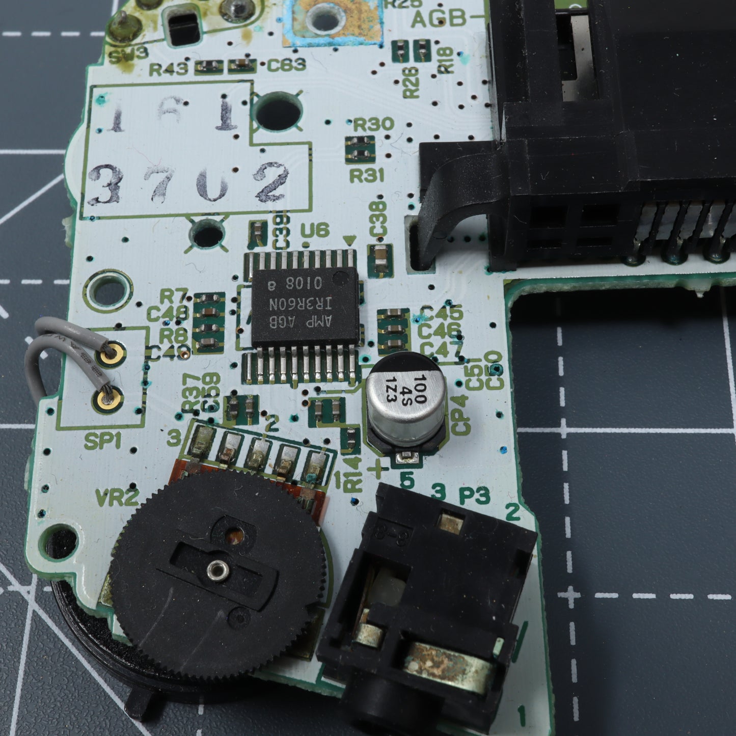 Game Boy Advance - Parts - Capacitors