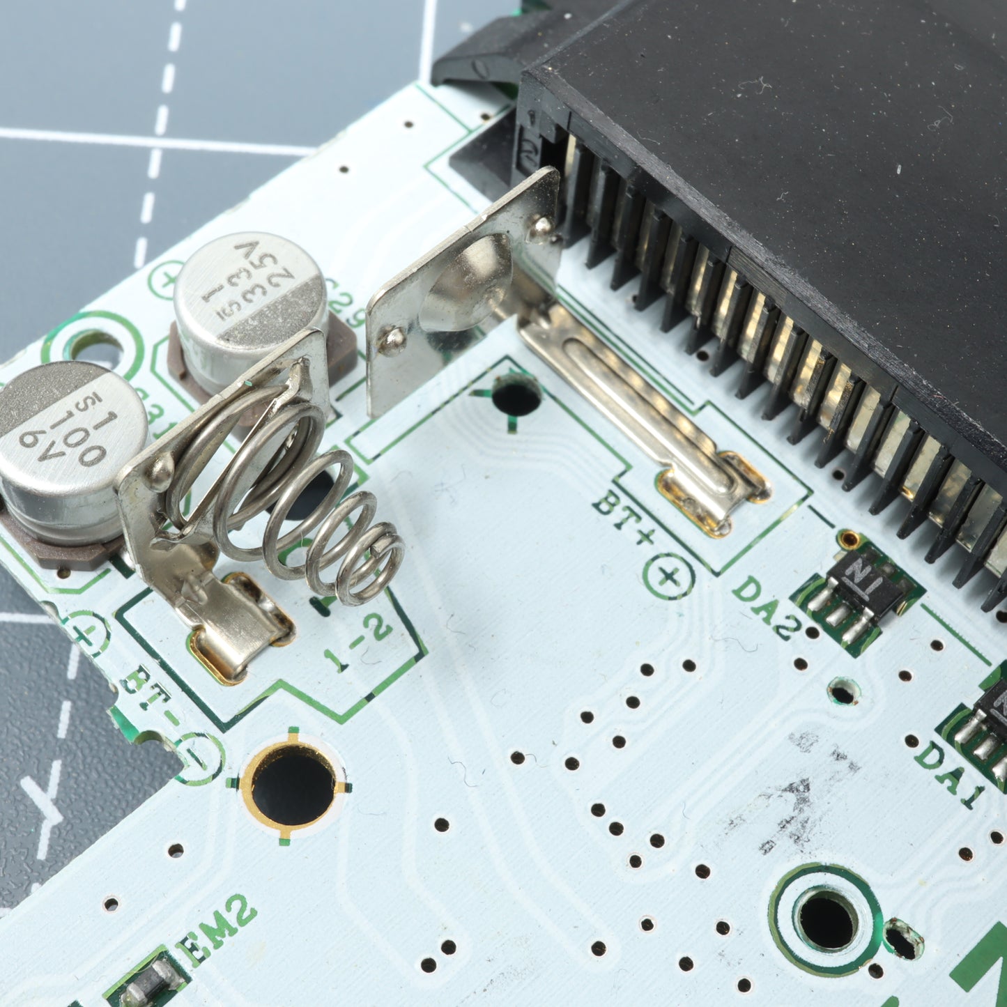 Game Boy Pocket - Parts - Battery Contacts