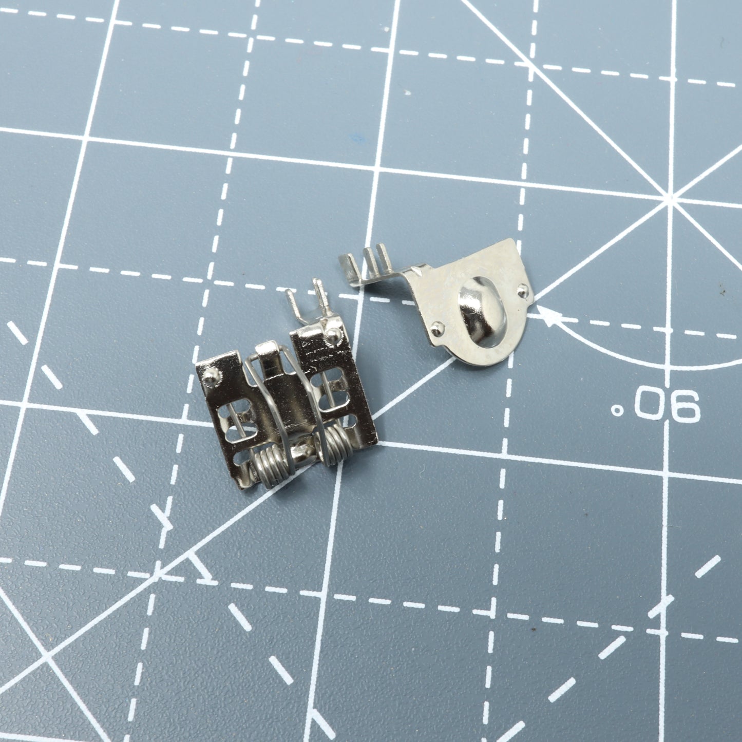 Game Boy Advance - Parts - Battery Contacts
