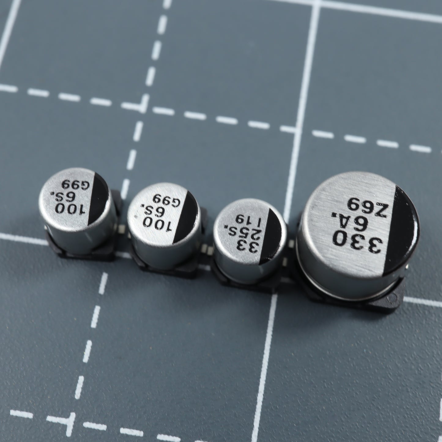Game Boy Pocket - Parts - Capacitors